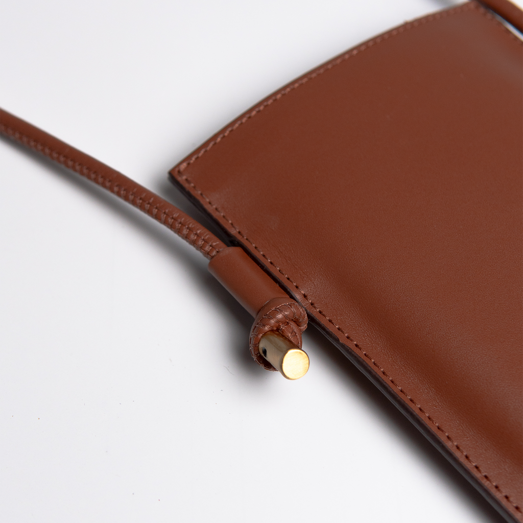 Bolsa porta celular Marina couro Ambar WOOW