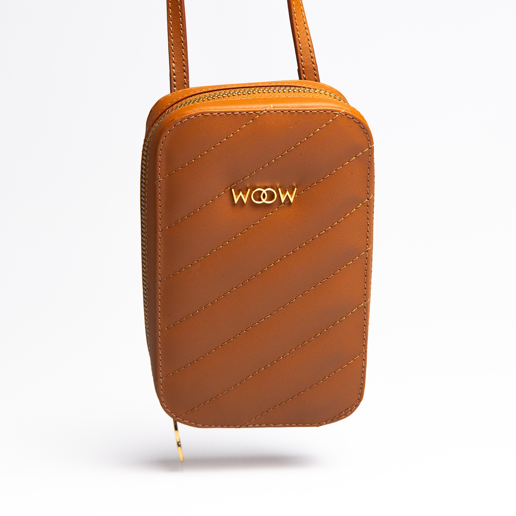 Bolsa porta celular Stella couro caramelo WOOW