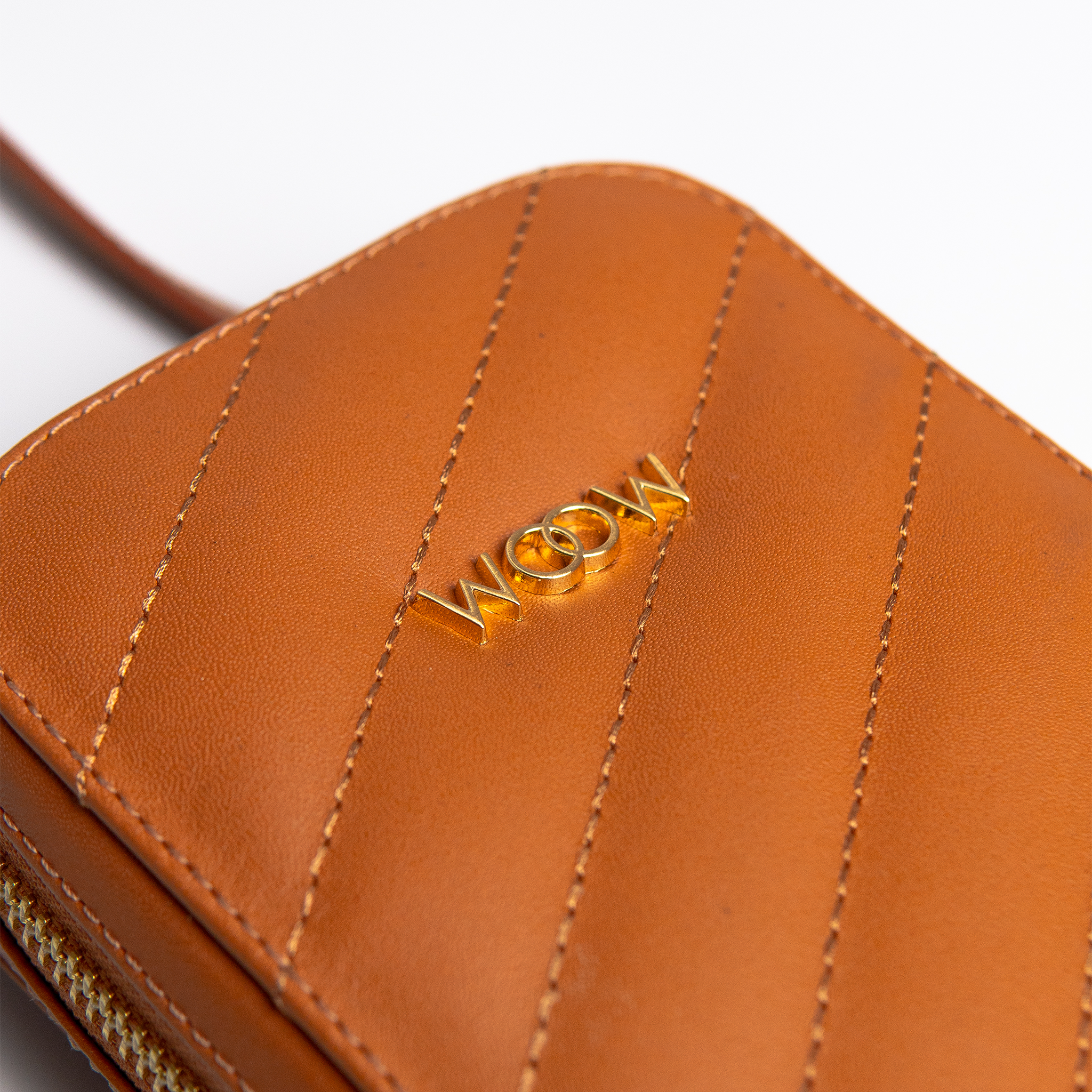 Bolsa porta celular Stella couro caramelo WOOW