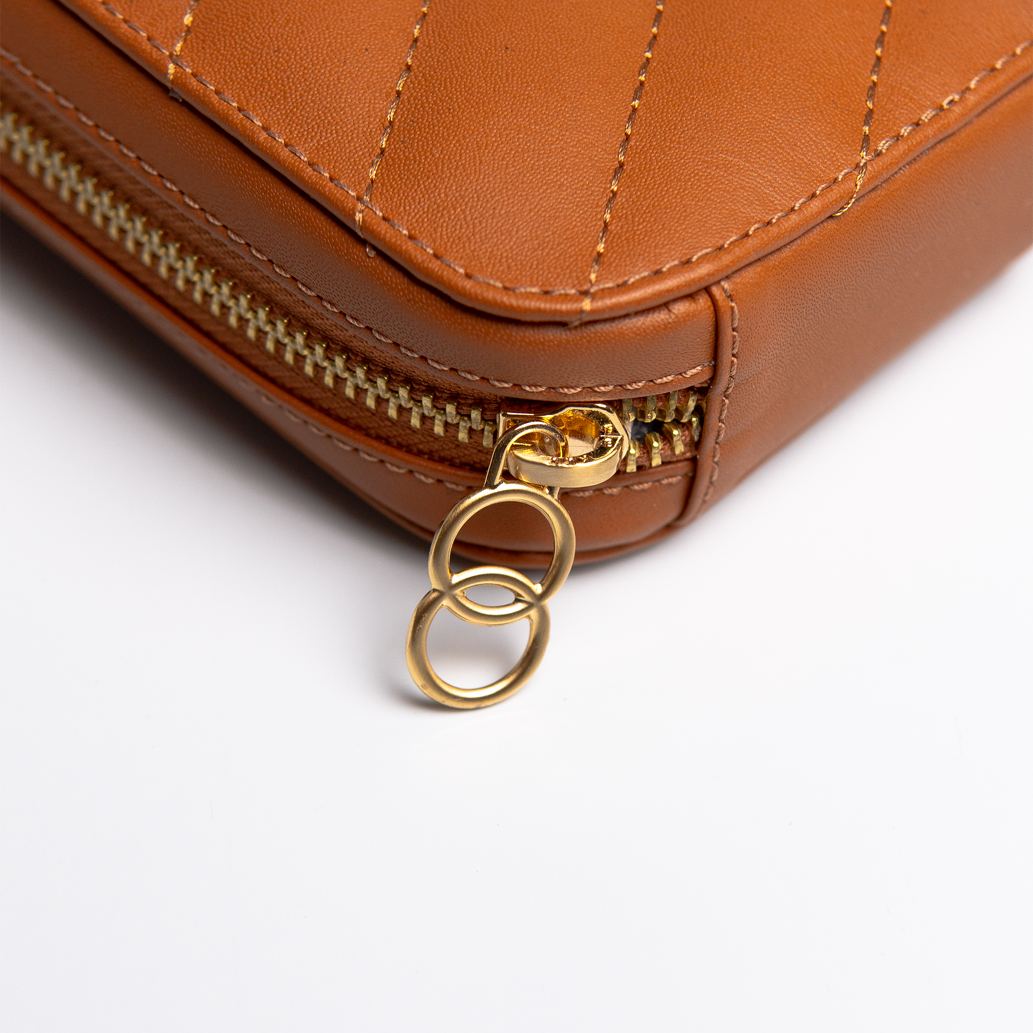 Bolsa porta celular Stella couro caramelo WOOW