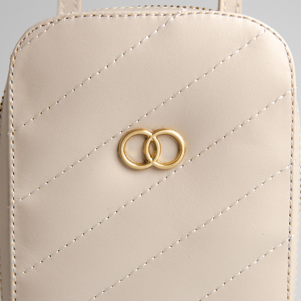 Stella Off White WOOW