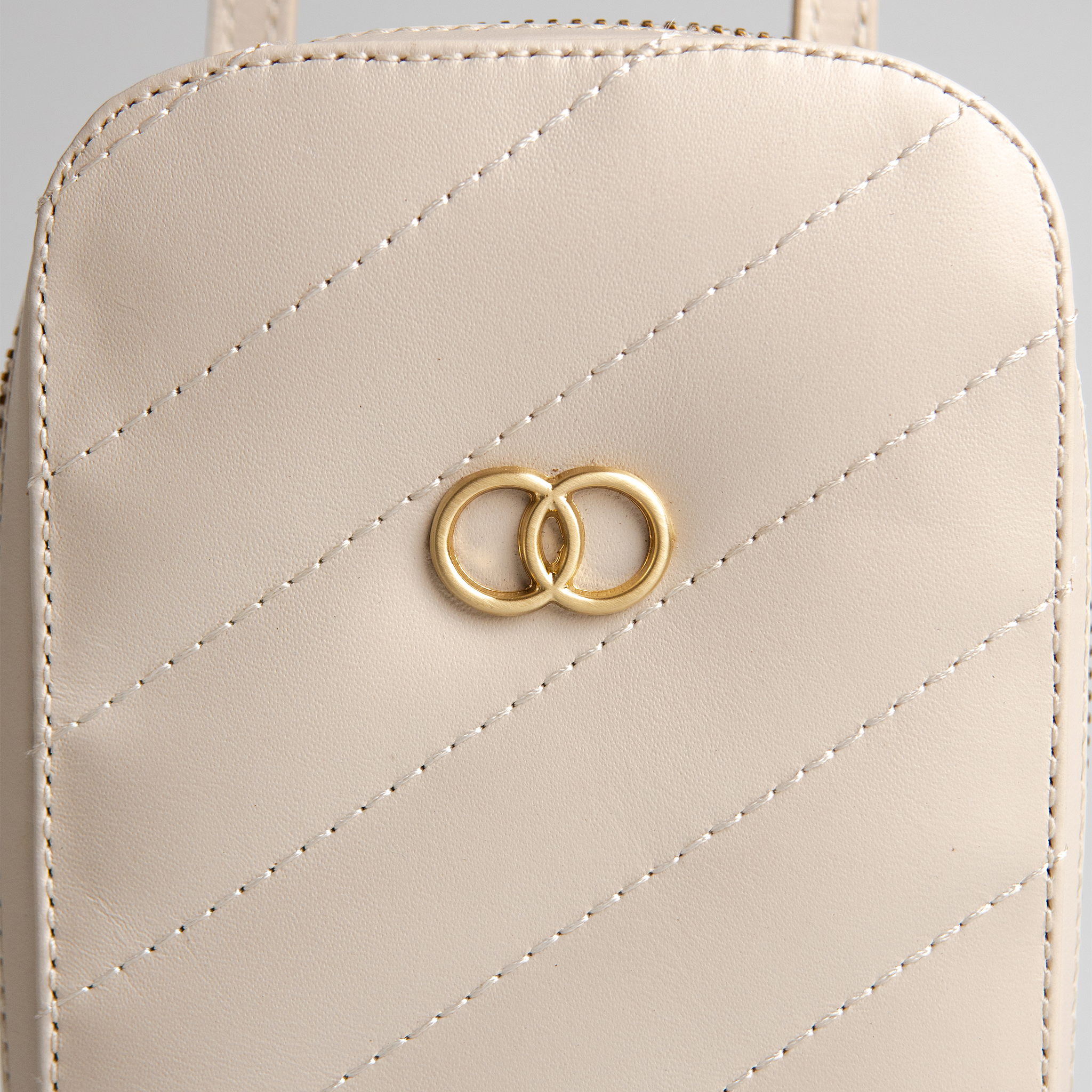 Stella Off White WOOW