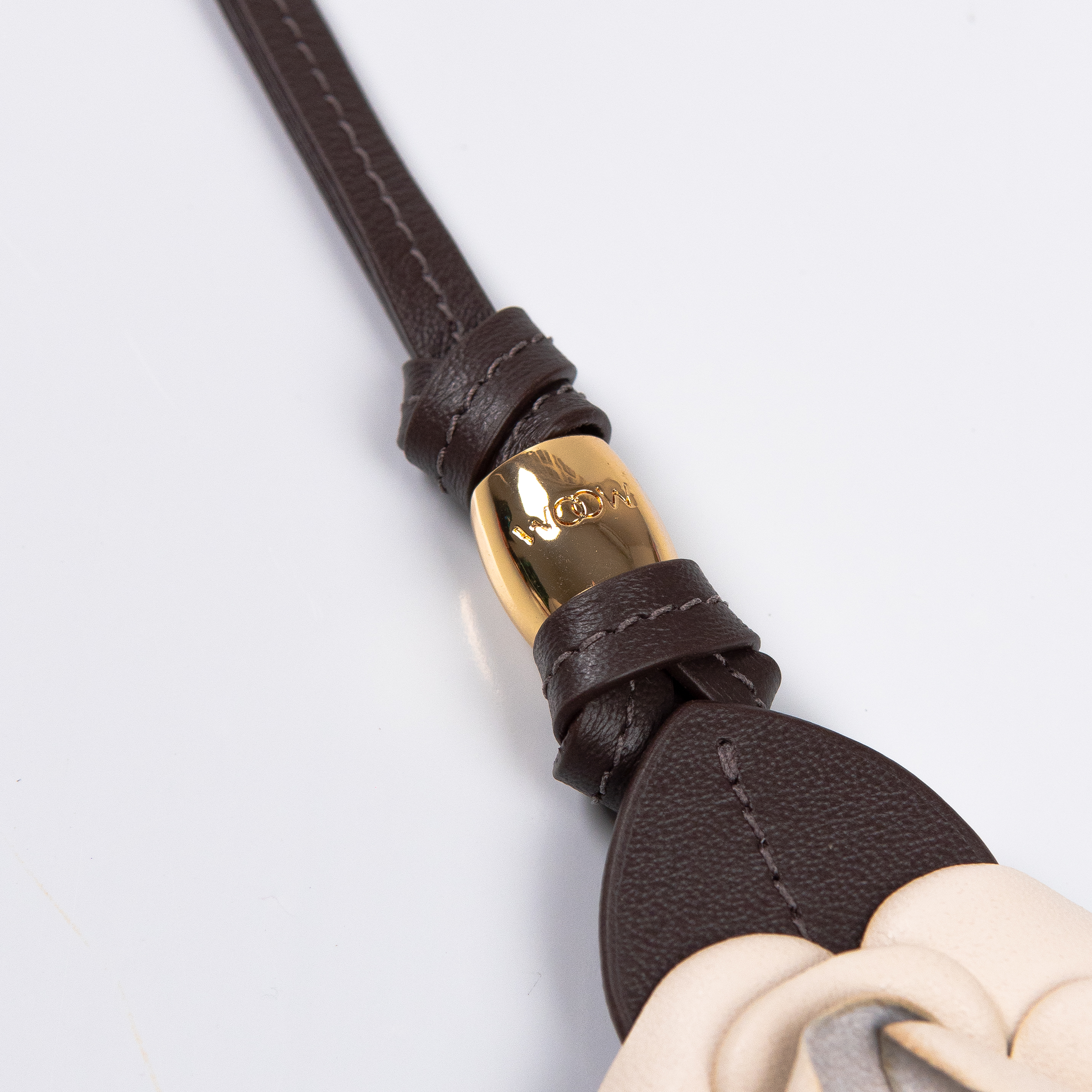 Chaveiro Flor Liz com Espelho Preto/Off White WOOW