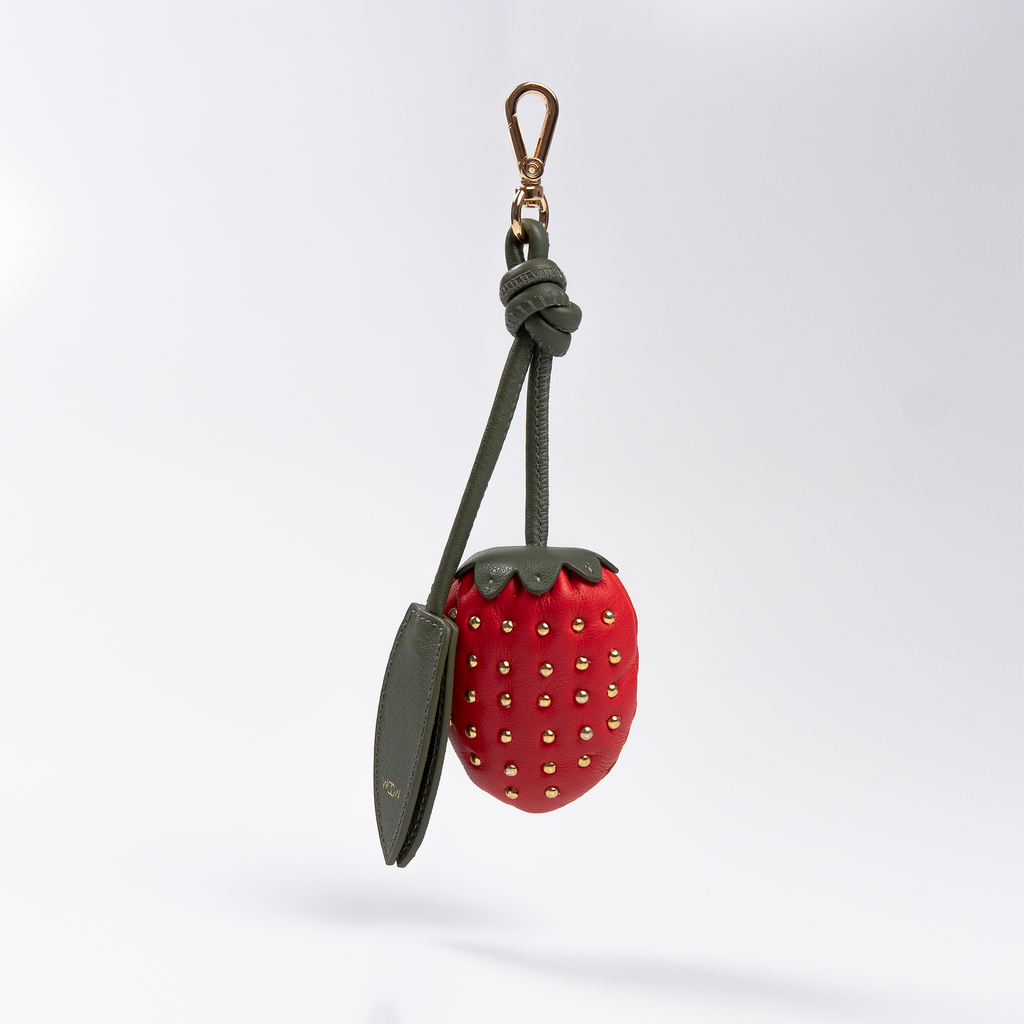 Chaveiro Manu Morango Cravejado WOOW