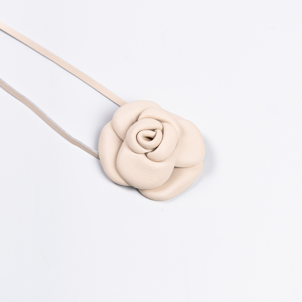 Flor Harmony em Couro Off White WOOW