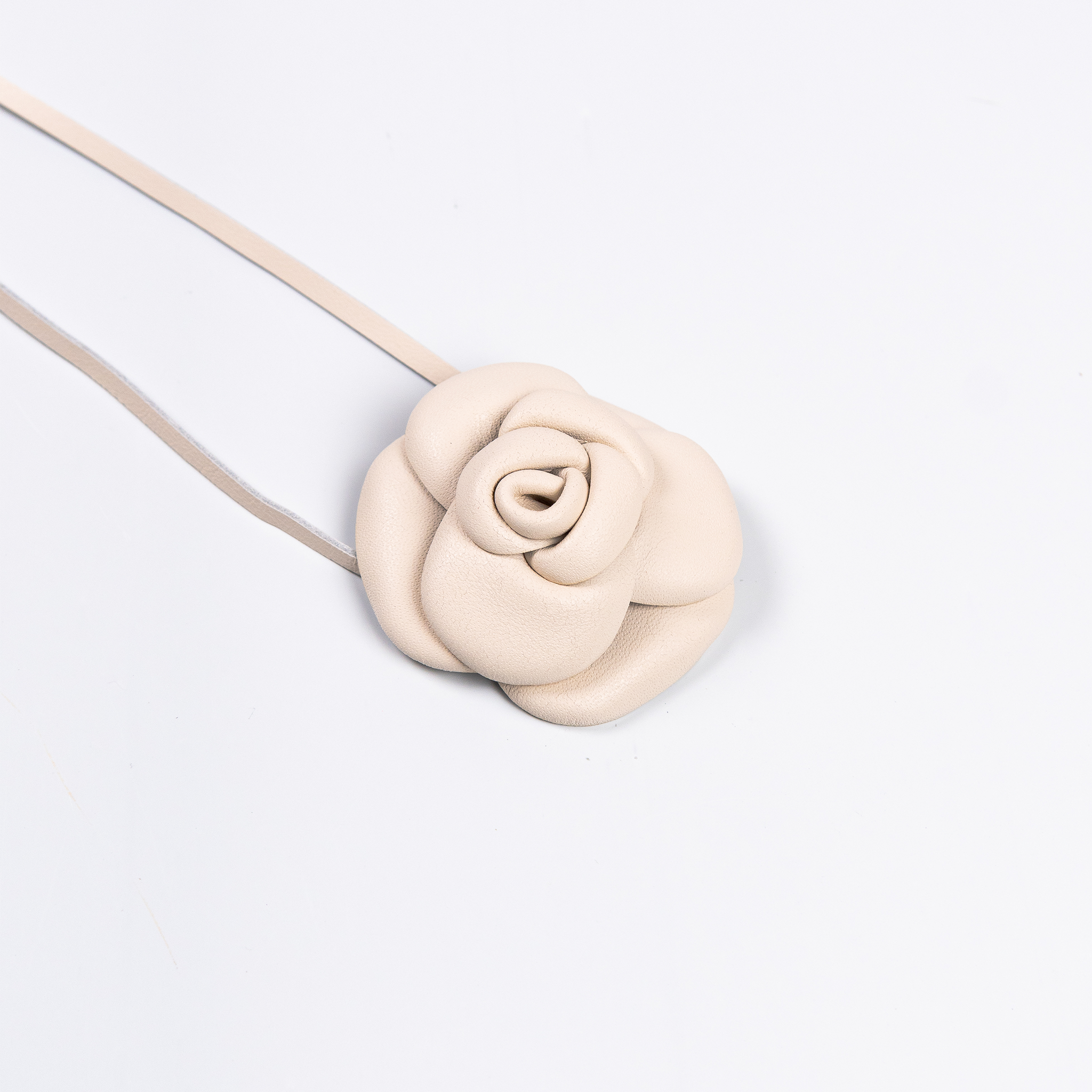 Flor Harmony em Couro Off White WOOW