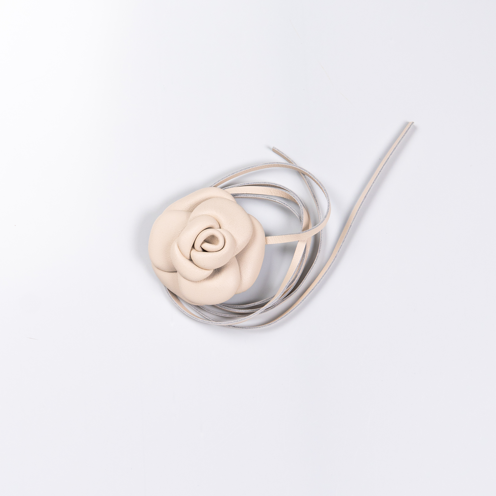 Flor Harmony em Couro Off White WOOW