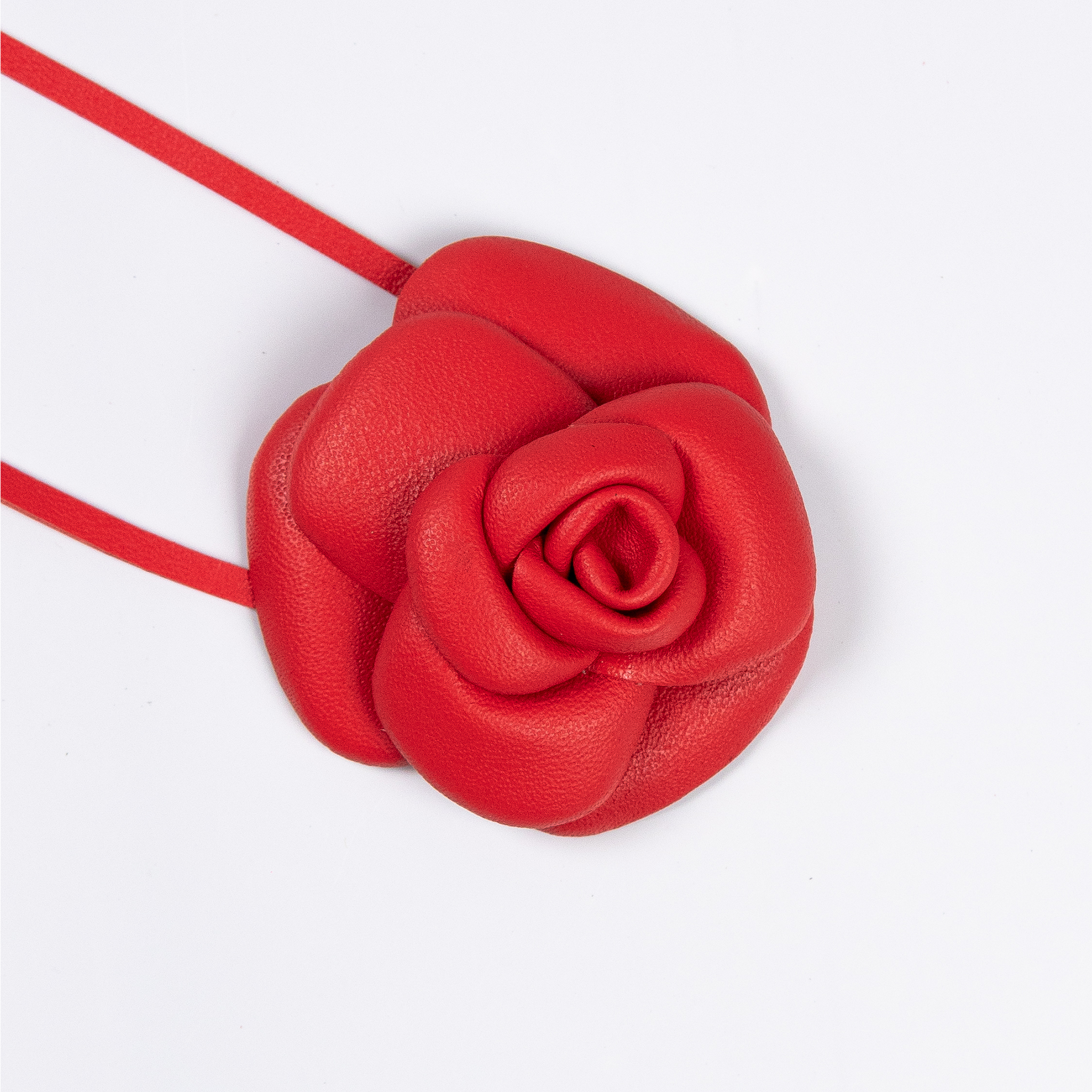 Flor Passione em Couro Vermelho WOOW