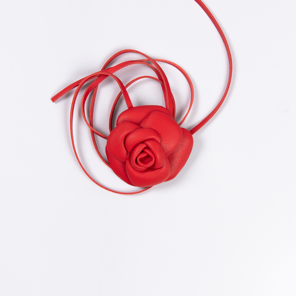 Flor Passione em Couro Vermelho WOOW