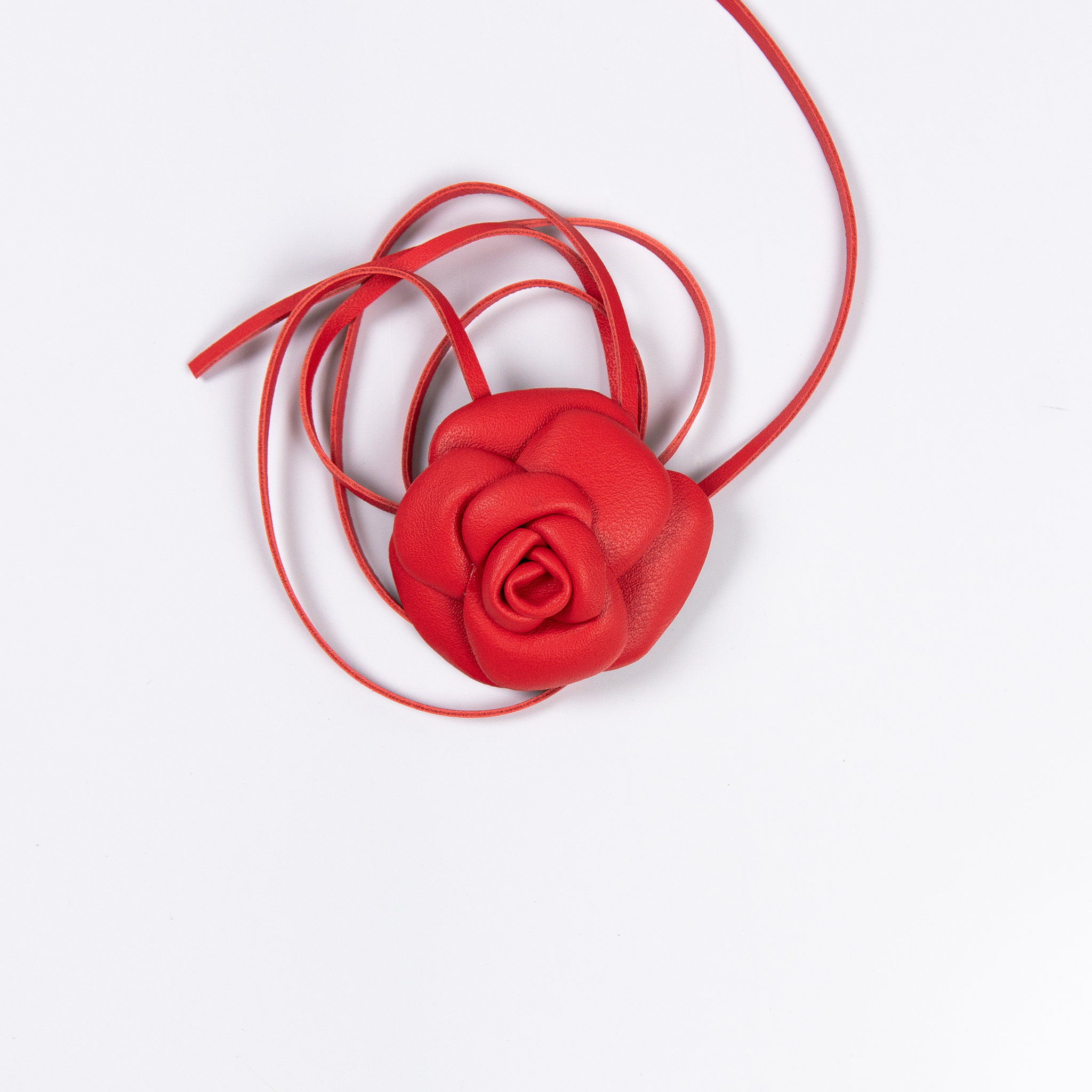 Flor Passione em Couro Vermelho WOOW