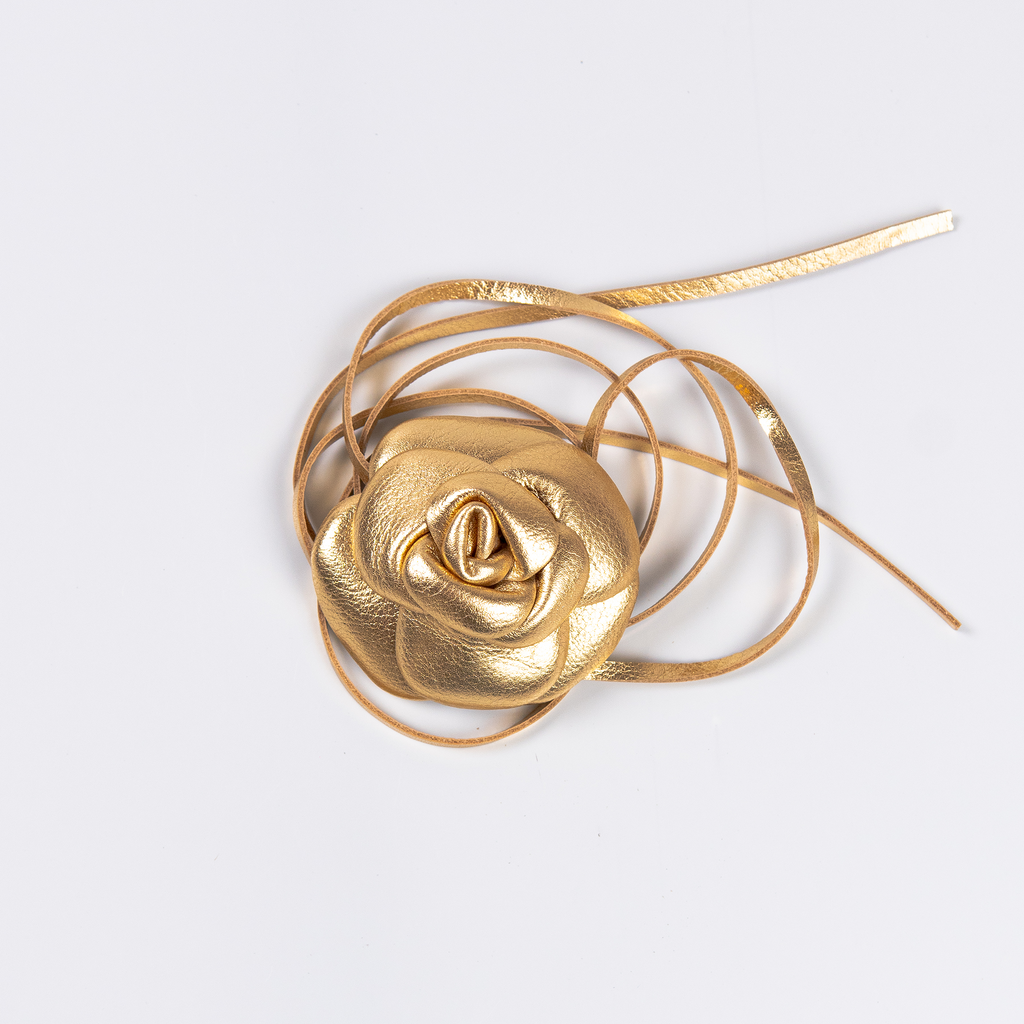 Flor Prosperitá em Couro Gold WOOW