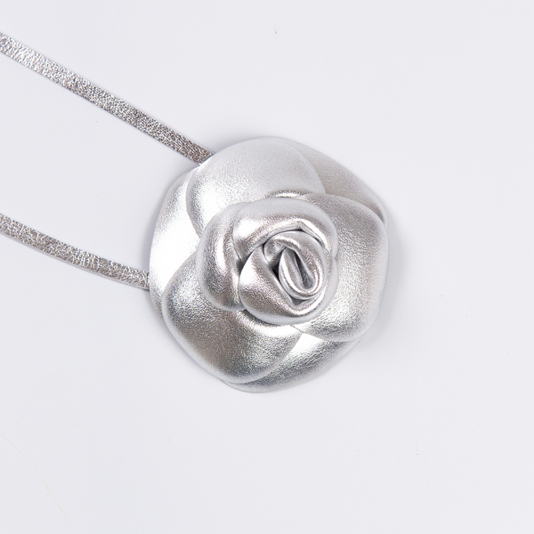 Flor Confidence em Couro - Silver
