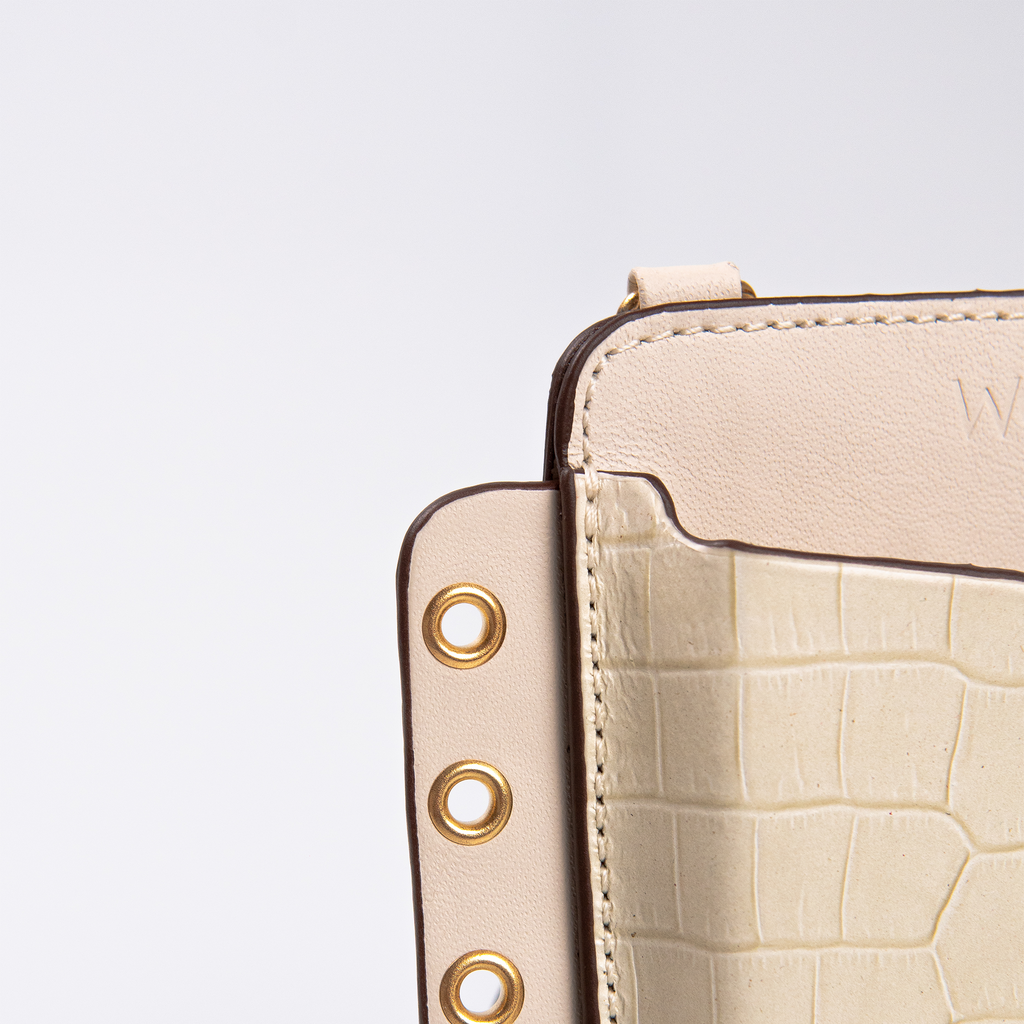 Bolsa Porta Celular Ina com Ilhós